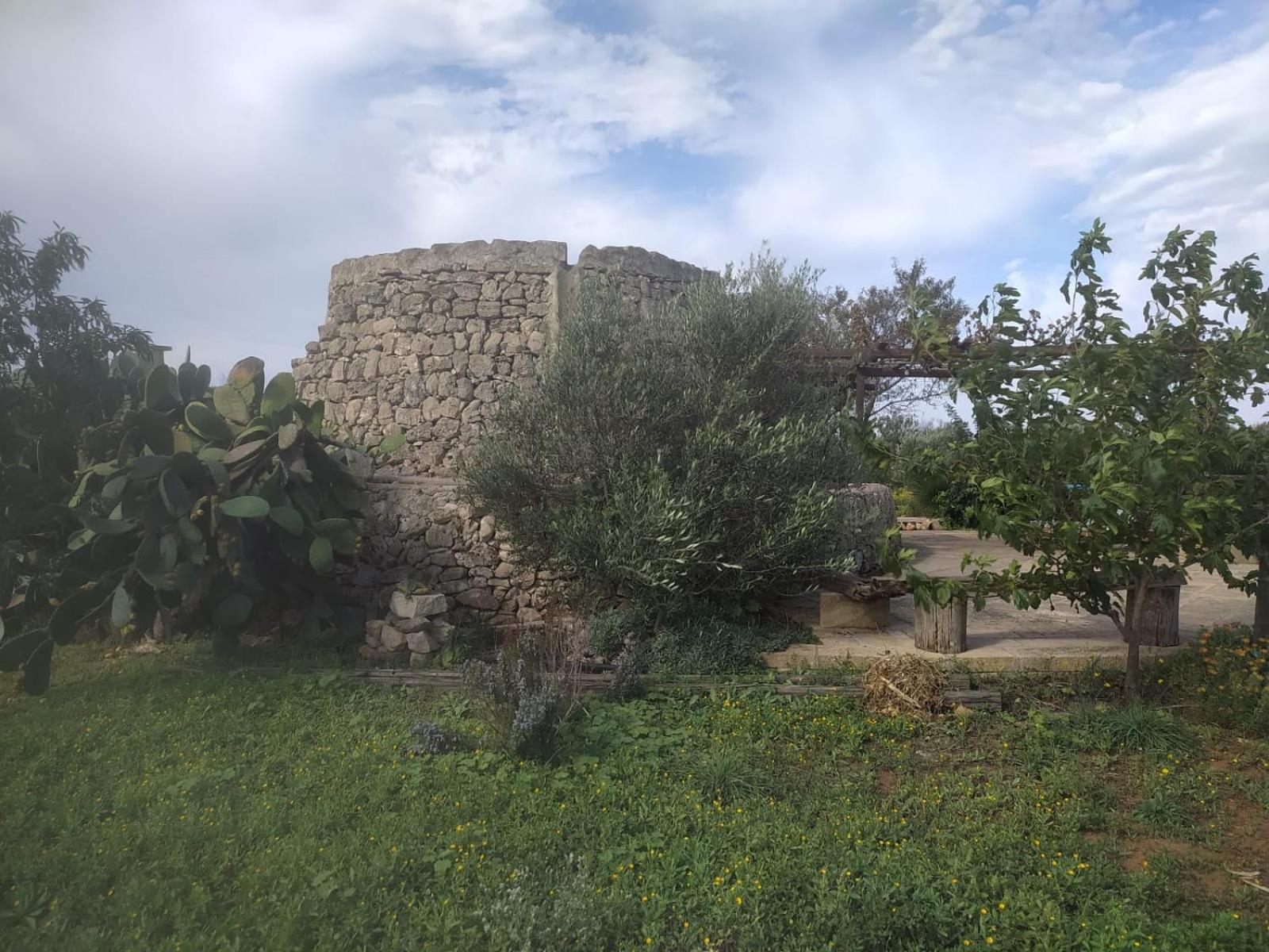 Maison d'hôtes Trullo Contrada Stracca à Alliste Extérieur photo