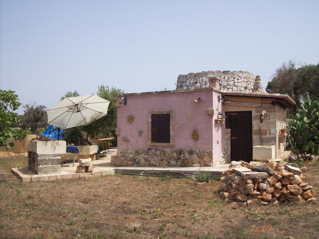 Maison d'hôtes Trullo Contrada Stracca à Alliste Extérieur photo